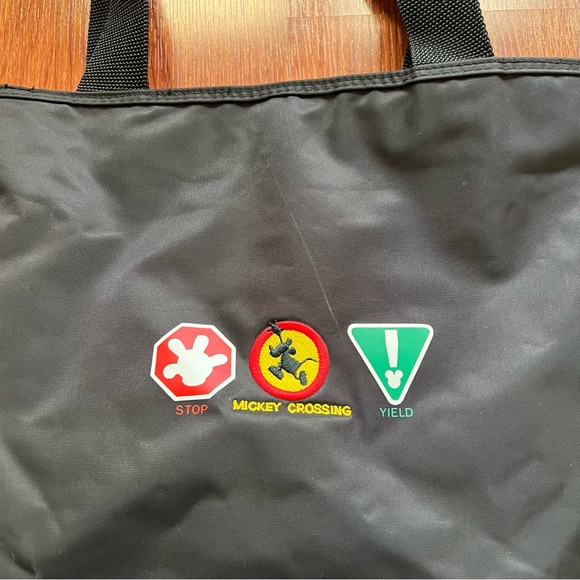 Disney Mickey Mouse Crossing Lunch / Tote bag - Picture 1 of 12